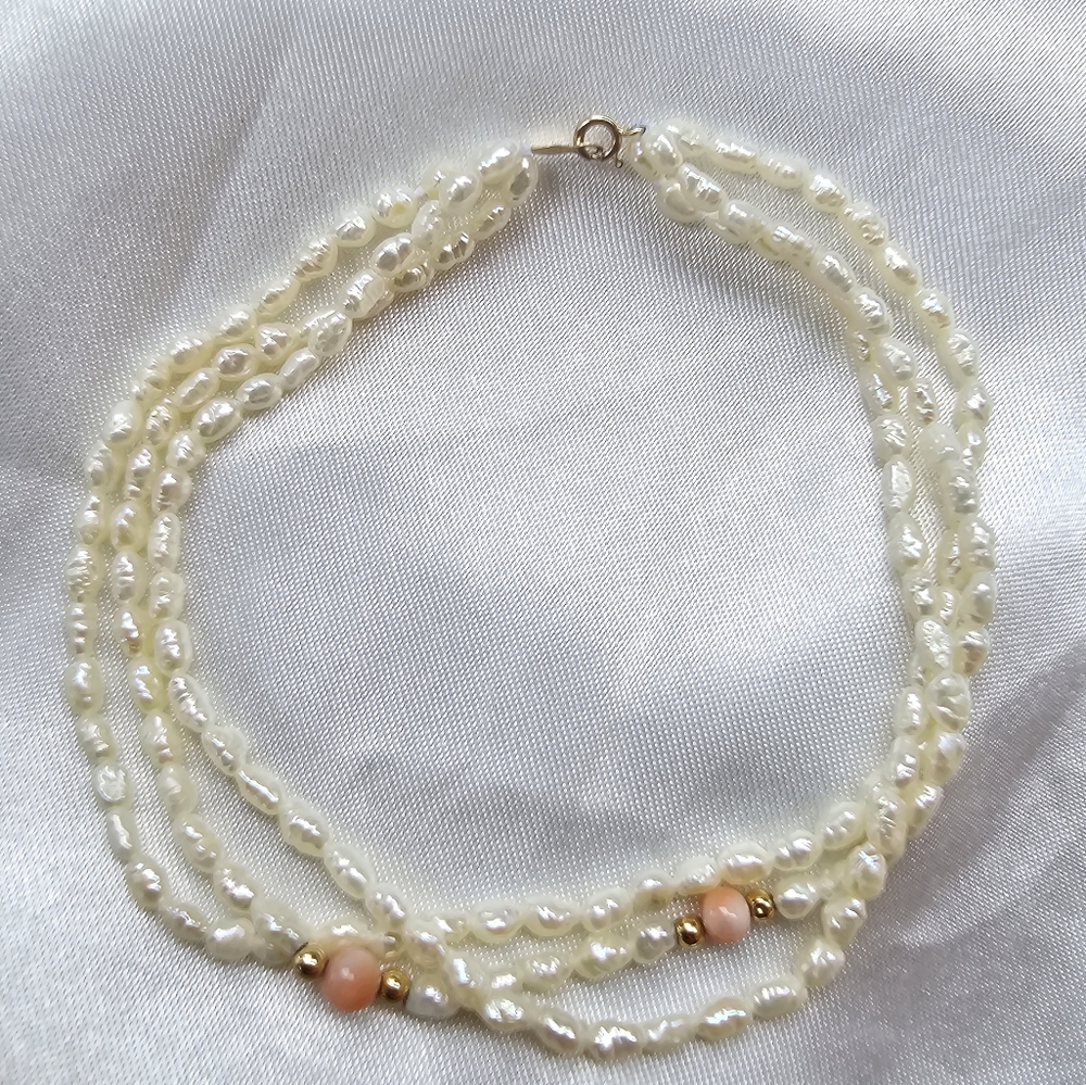 Multistrand pearl bracelet